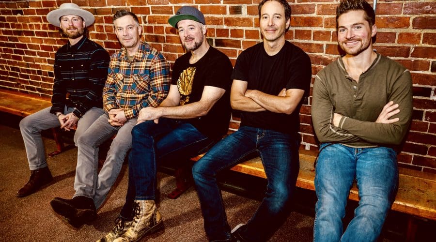 https://northofboston.org/wp-content/uploads/2025/01/01-19-24_DPV_2562_YMSB_Tractor_Tavern_Seattle_by_Dave_Vann-FIXED-scaled.jpeg